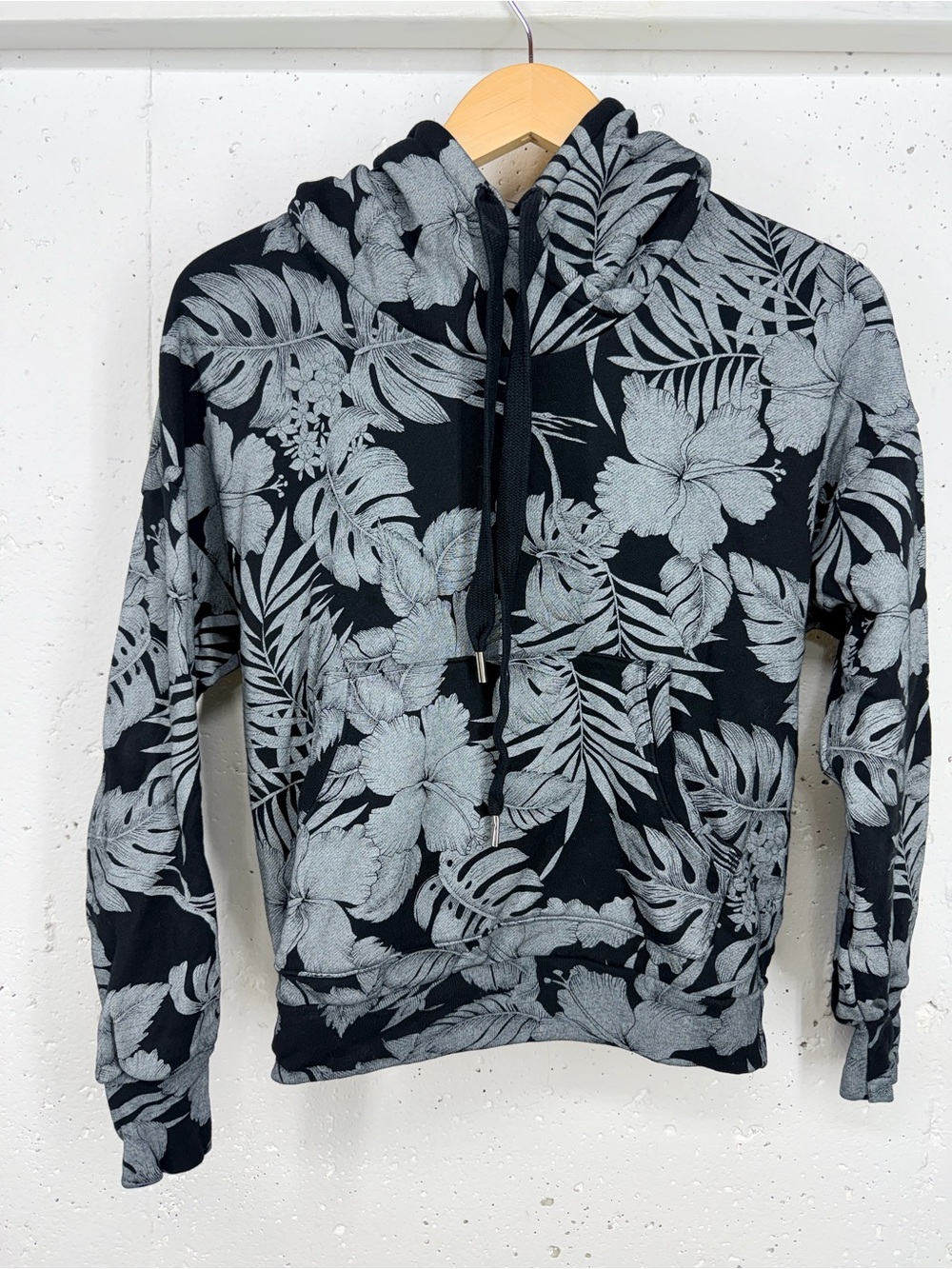 NSF Women’s XS Black Gray Tropical Hawaiian Hibiscus Sweatshirt Hoodie